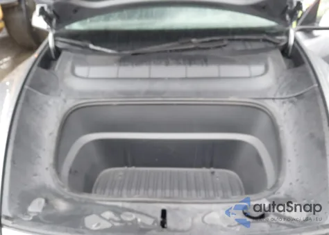 2026 Tesla Model Y Premium Rear-Wheel Drive z USA, uszkodzony, nr VIN 7SAYGDED8TF427808